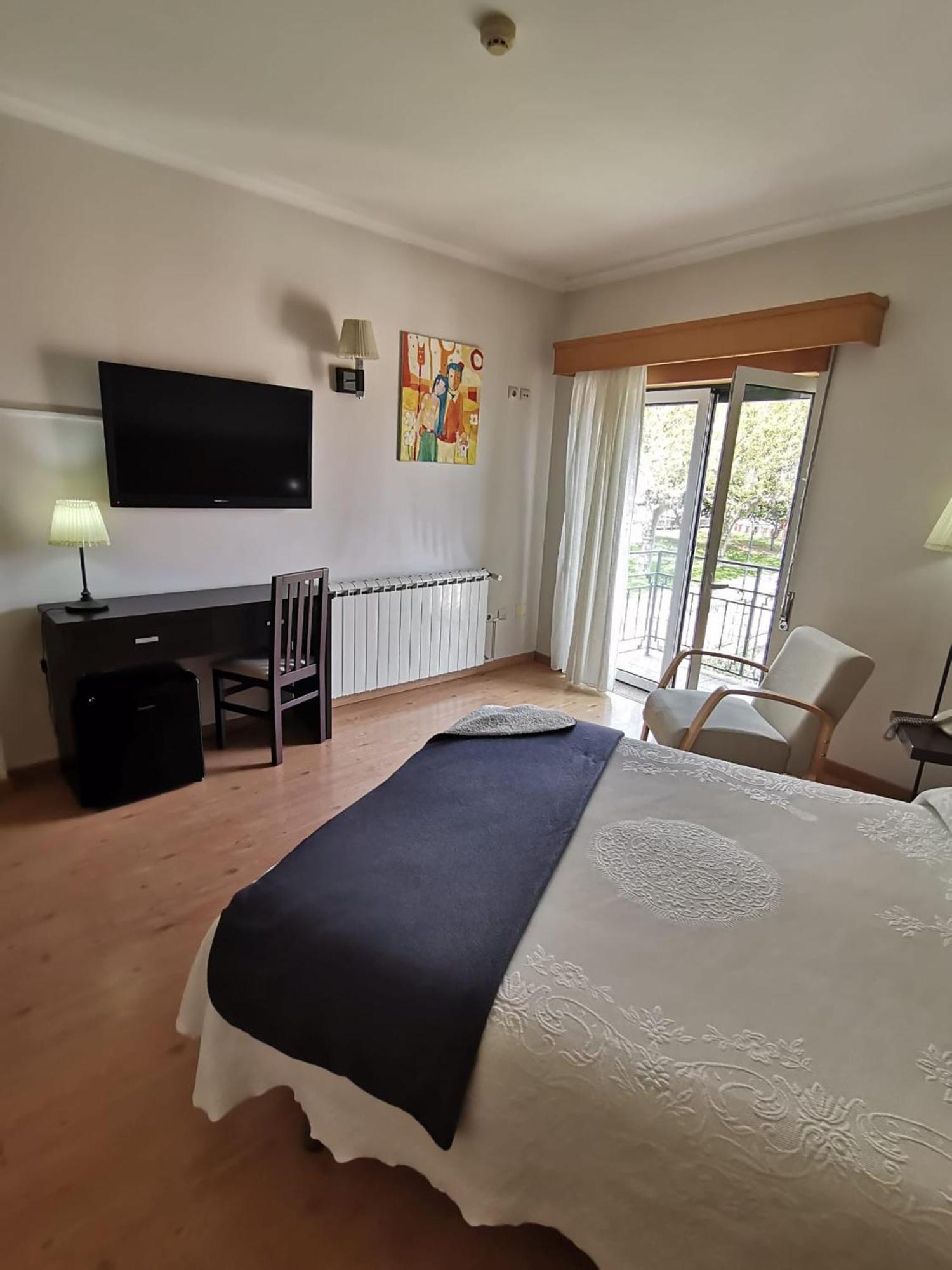 Hotel Covilha Jardim ภายนอก รูปภาพ